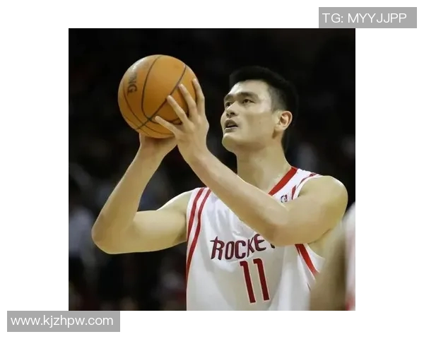 姚明轻松扣篮展现巨人风范引发全场欢呼与惊叹 姚明轻松扣篮展现巨人风范引发全场欢呼与惊叹